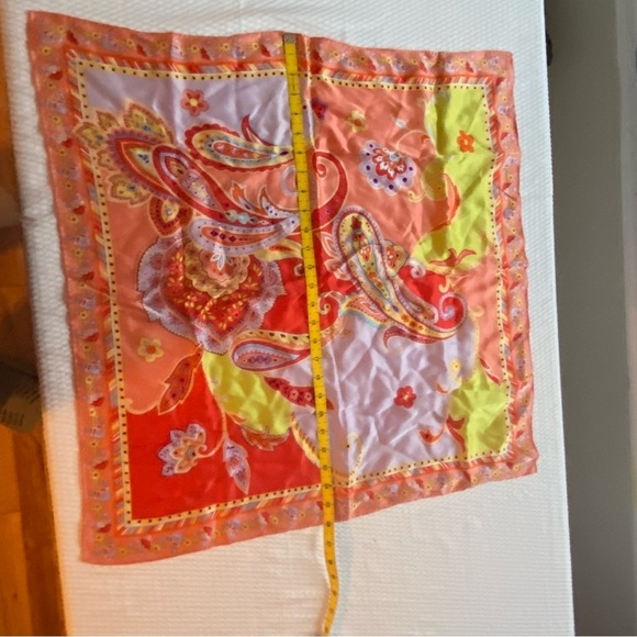 Brilliant Colorful Paisley Scarf Red Green Peach Purple Yellow 26” Square - Picture 4 of 5
